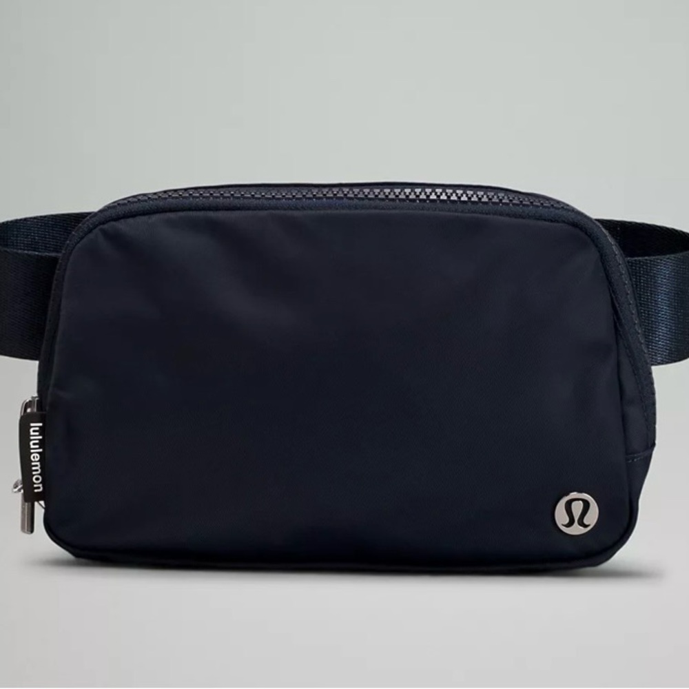 Black Everywhere Black Bag 1L